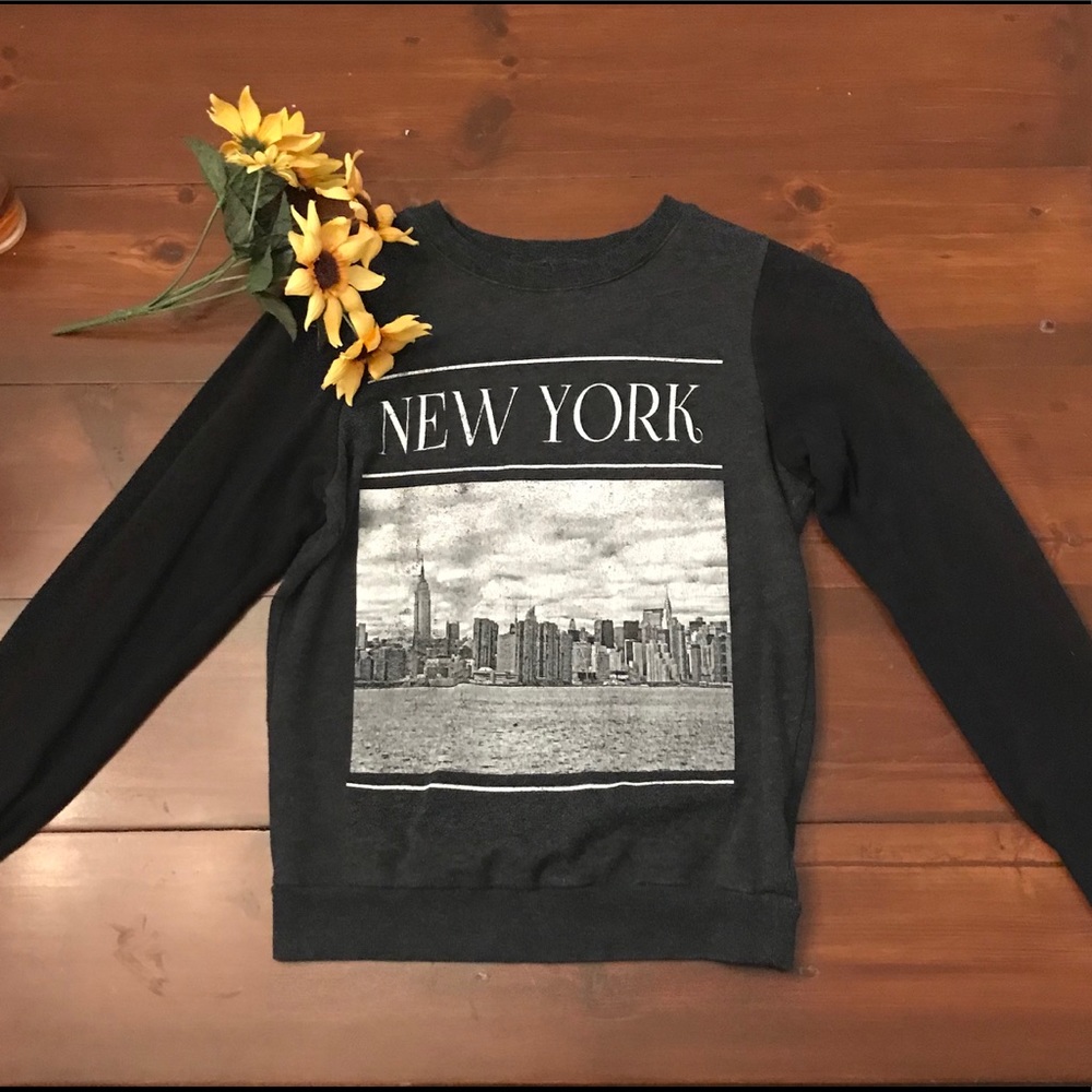 Charcoal grey tumblr style New York crew neck